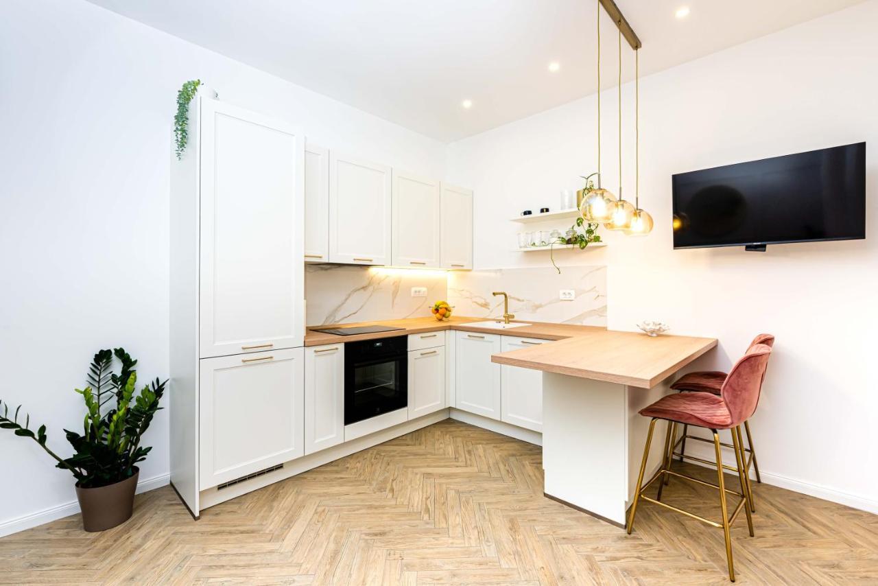 Beautiful Apartment In Split Center Kültér fotó